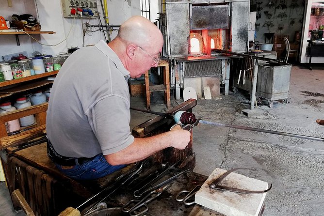Vetreria Guarnieri Murano experience - The Core Experience: Watching Goti Form by Hand