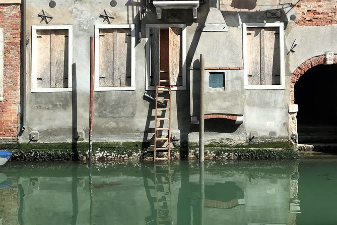 Welcome! Venice Sightseeing kickstart Tour with local guide, small group - Rio Terà de le Carampane: Street Names, Old Secrets, and Real Venice